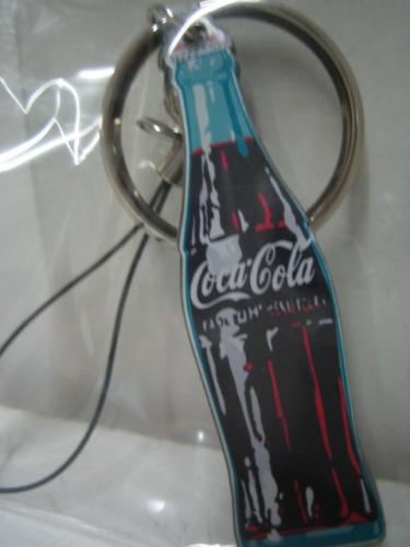 コカコーラ　ボトル型ストラップキーホルダー